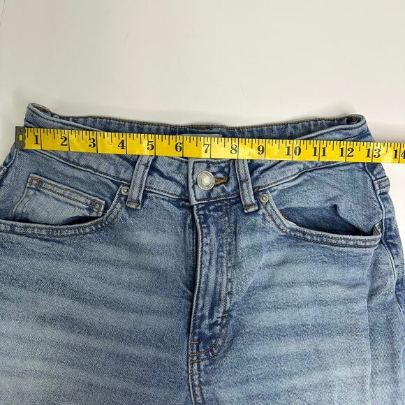 H&M Light Wash Denim Jeans - Size US 6 / EUR 38 - Classic Style - Picture 7 of 7